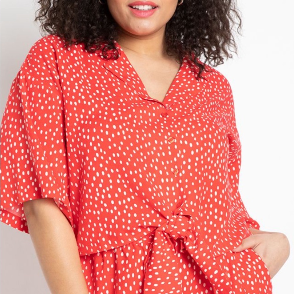 NEVER WORN Tie Front Blouse